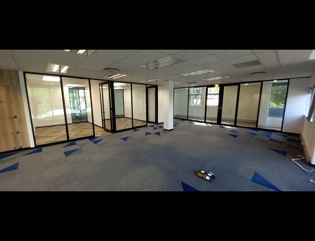 395M² OFFICE TO LET IN BRYANSTON
