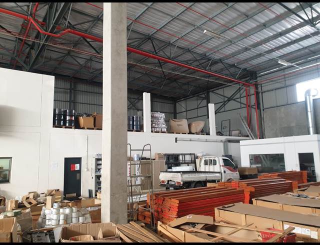 3,277M² WAREHOUSE TO LET IN POMONA