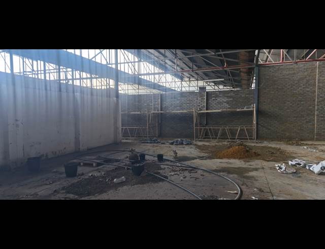 1,000M² WAREHOUSE TO LET IN SELBY