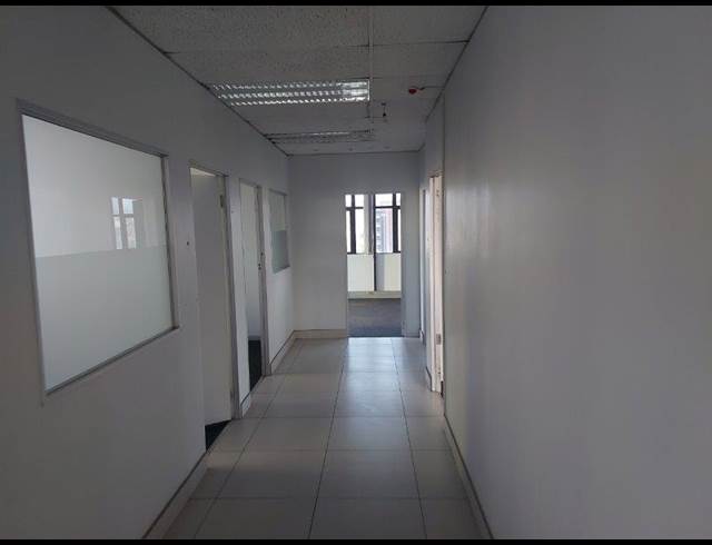 1,000M² FULL FLOOR TO LET IN PINETOWN CENTRAL