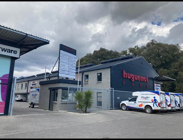247M² WAREHOUSE TO LET IN KLEIN DRAKENSTEIN