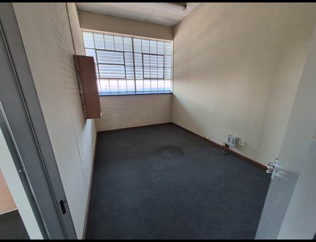 900M² WAREHOUSE TO LET IN BENROSE