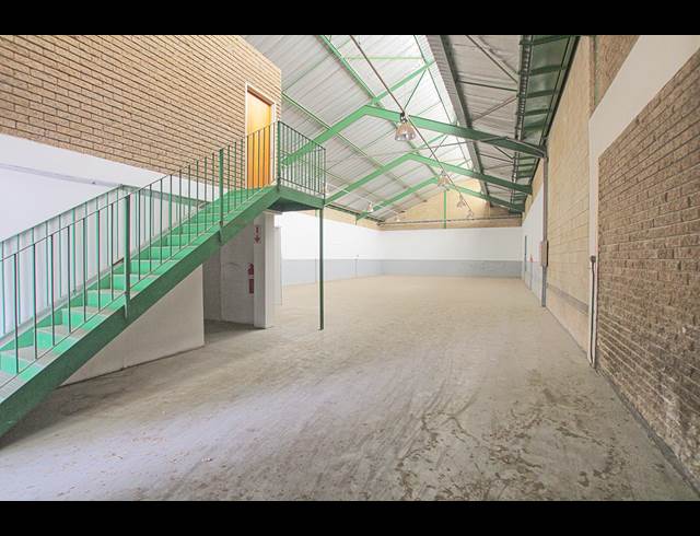 291M² WAREHOUSE TO LET IN ROBERTVILLE
