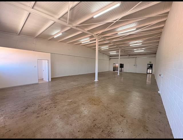 200M² WAREHOUSE TO LET IN MALMESBURY INDUSTRIA