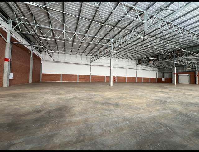 2,230M² WAREHOUSE TO LET IN HIGHVELD