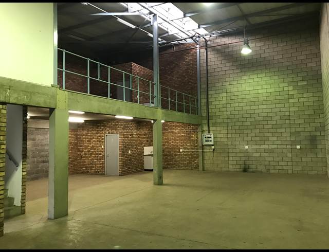 269M² WAREHOUSE TO LET IN STRIJDOMPARK