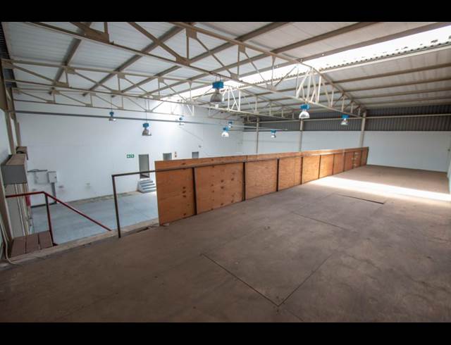 1,444M² WAREHOUSE TO LET IN KYALAMI