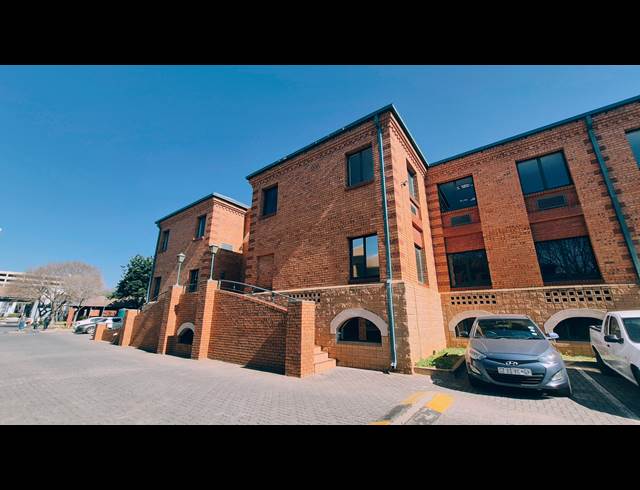 376M² OFFICE TO LET IN MENLYN
