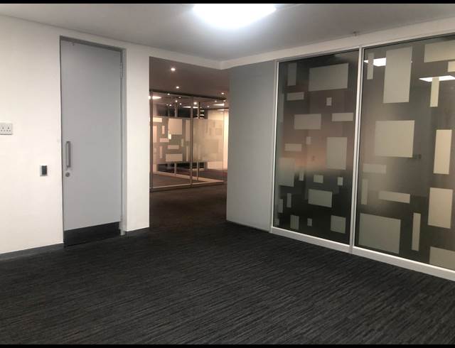 1,288M² OFFICE TO LET IN ILLOVO