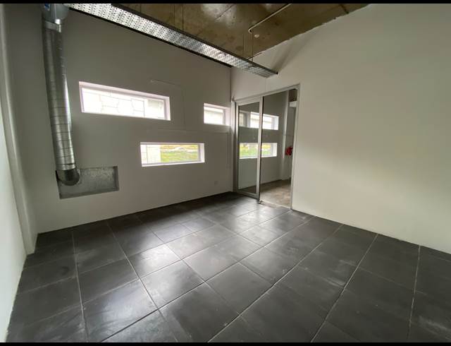 348M² OFFICE TO LET IN BROOKLYN