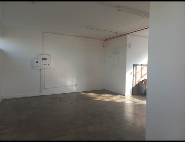 15M² WAREHOUSE TO LET IN SALT RIVER