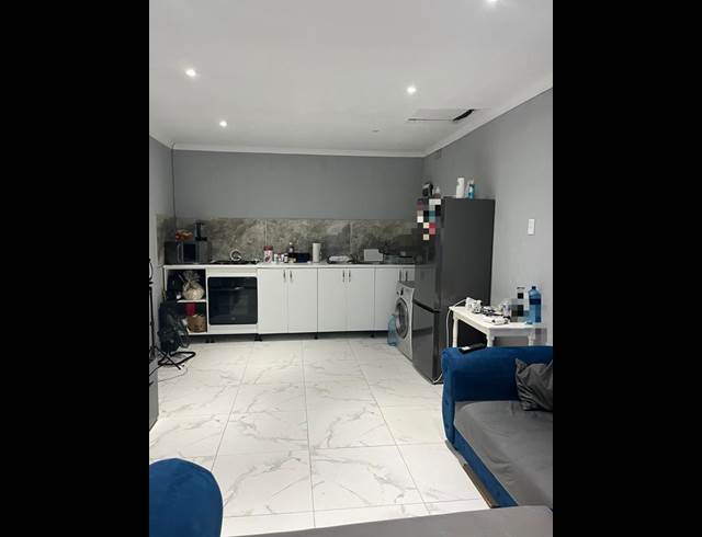 1 BEDROOM PROPERTY TO RENT IN BEREA WEST