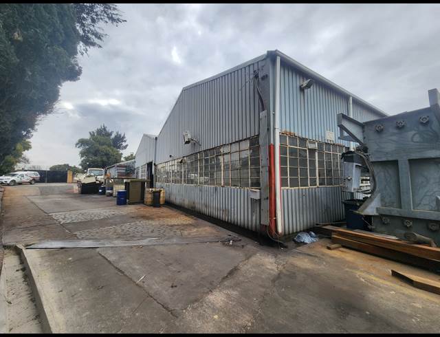 1,108M² WAREHOUSE TO LET IN WADEVILLE
