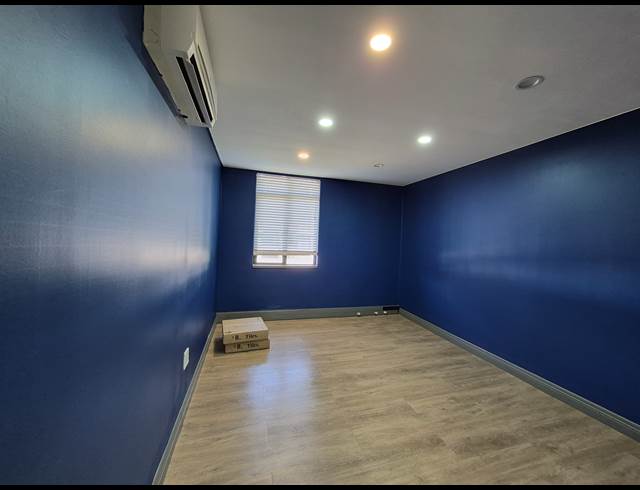 15M² OFFICE TO LET IN DUNKELD WEST