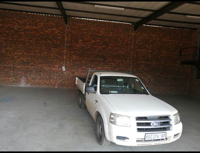 270M² WAREHOUSE TO LET IN BREDELL