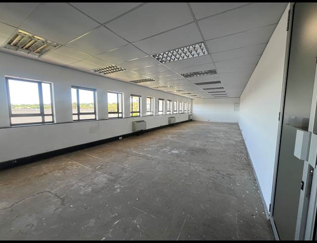97M² OFFICE TO LET IN HYDE PARK