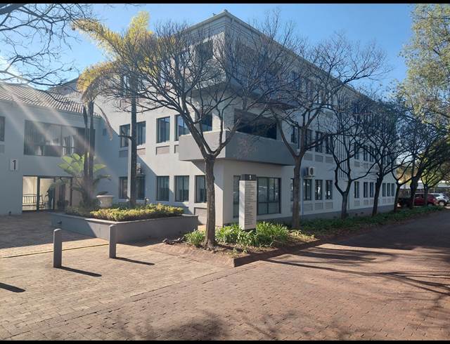 259M² SERVICED OFFICE TO LET IN BRYANSTON