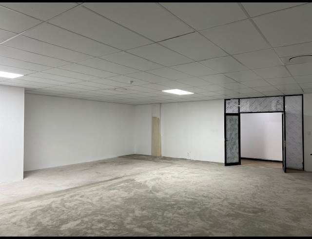 98M² MEDICAL SUITE TO LET IN OTTERY