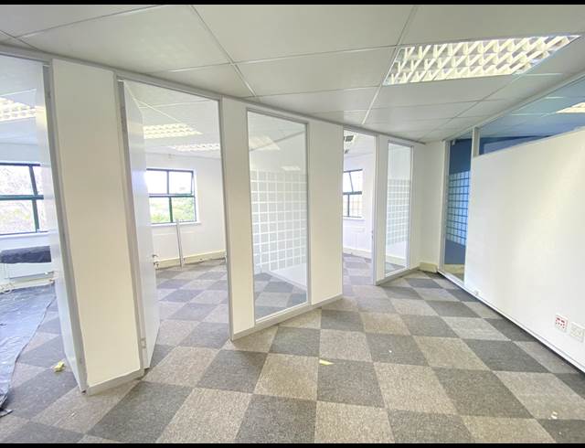 389M² OFFICE TO LET IN KENILWORTH