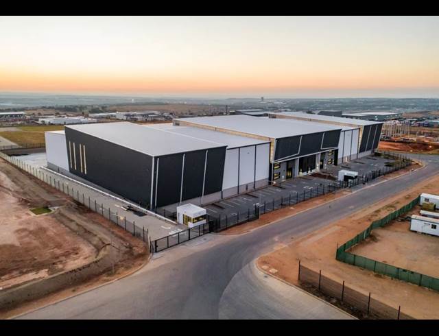 11,366M² WAREHOUSE TO LET IN CHLOORKOP