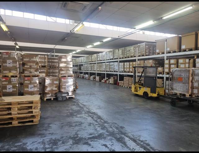 3,179M² WAREHOUSE TO LET IN RETREAT