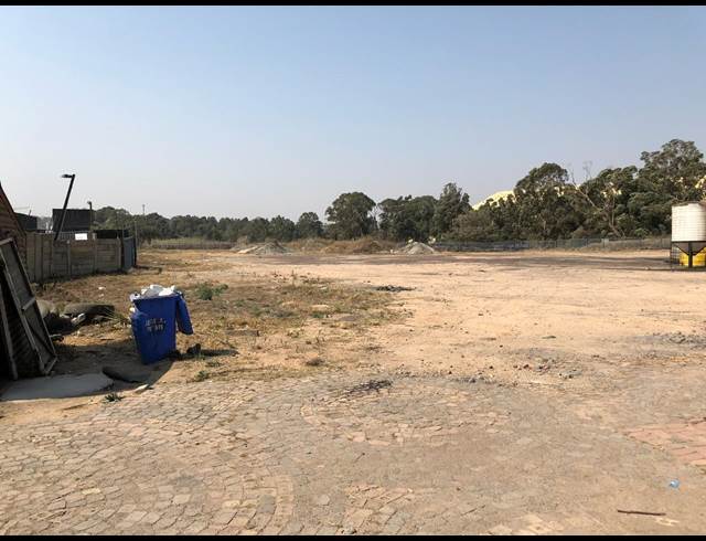 10,000M² VACANT LAND TO LET IN KNIGHTS