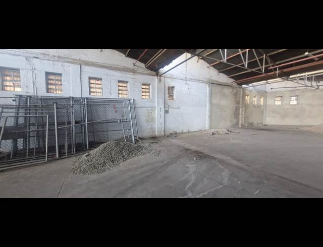 1,000M² WAREHOUSE TO LET IN SELBY