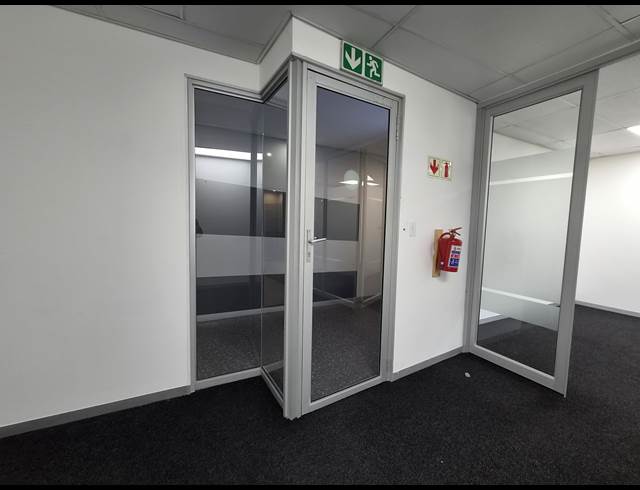 88M² OFFICE TO LET IN HALFWAY GARDENS