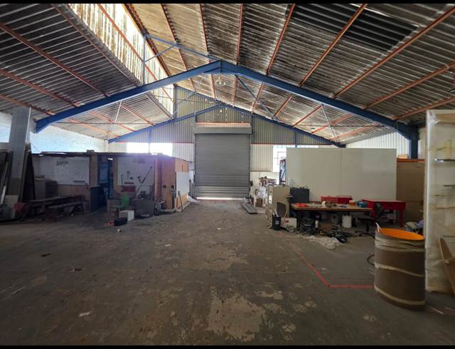747M² WAREHOUSE TO LET IN SOMERSET WEST CENTRAL