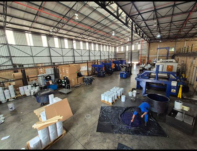 1,700M² WAREHOUSE TO LET IN LINBRO PARK