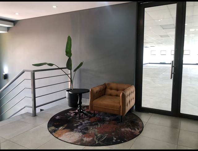 346M² OFFICE TO LET IN HYDE PARK