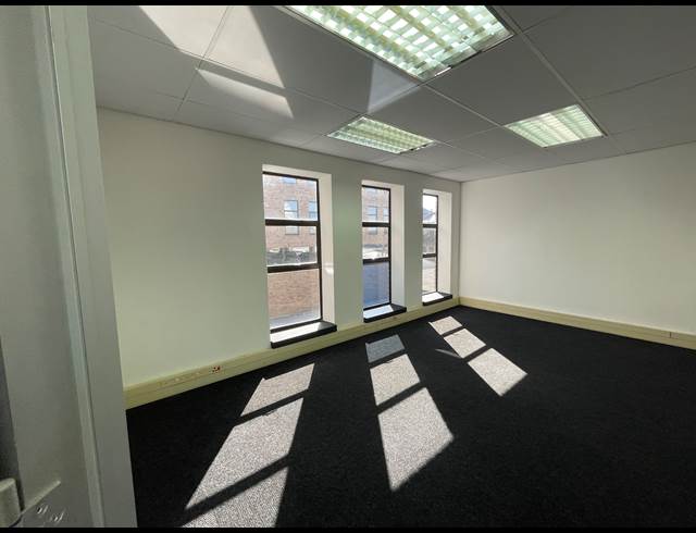 277M² OFFICE TO LET IN HURLINGHAM