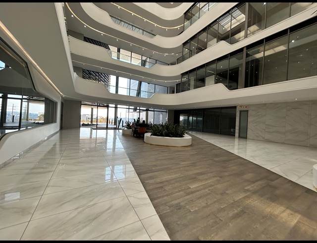 595M² OFFICE TO LET IN WATERFALL