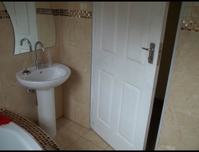 4 bed property to rent in MELVILLE