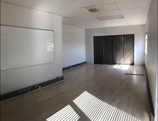 1,512M² OFFICE TO LET IN LASER PARK
