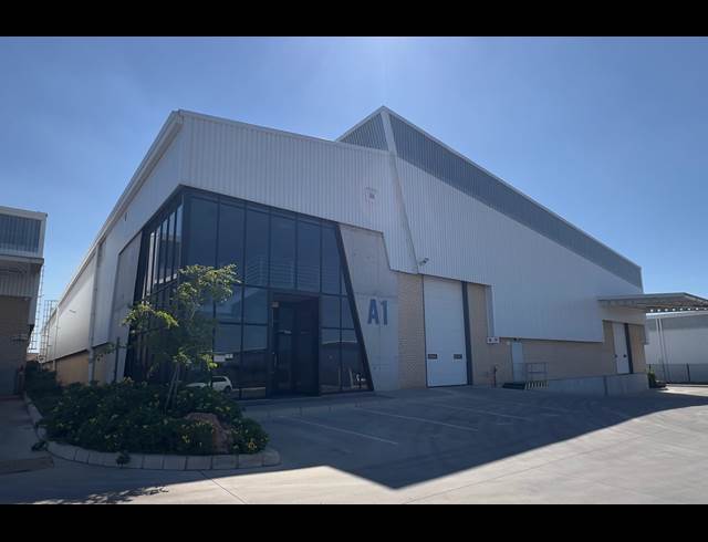 1,765M² WAREHOUSE TO LET IN AIRPORT PARK