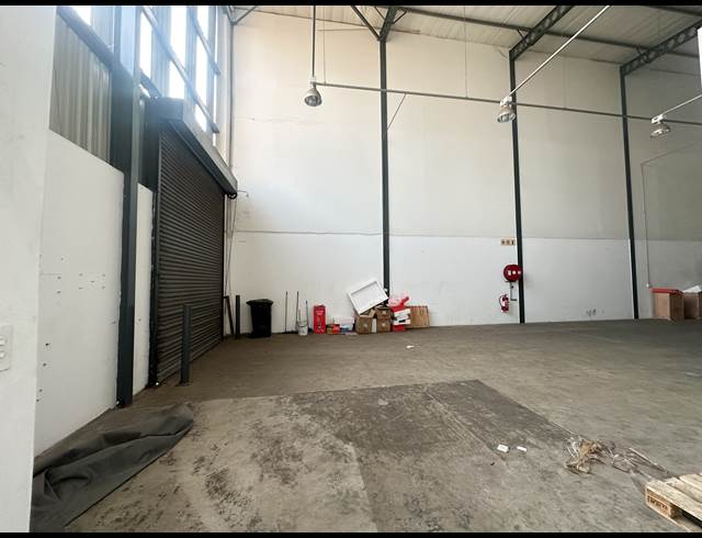 284M² WAREHOUSE TO LET IN MEADOWDALE