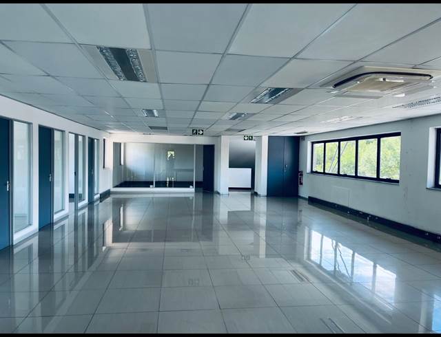 304M² OFFICE TO LET IN RANDJESPARK