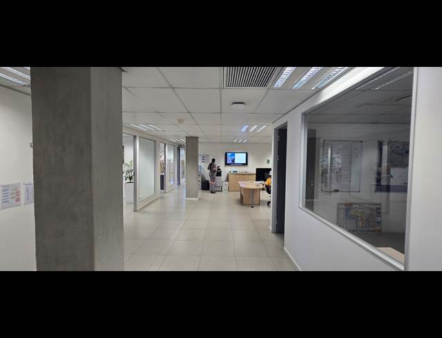 2,600M² WAREHOUSE TO LET IN LANSERIA