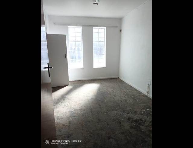 373M² WAREHOUSE TO LET IN RETREAT