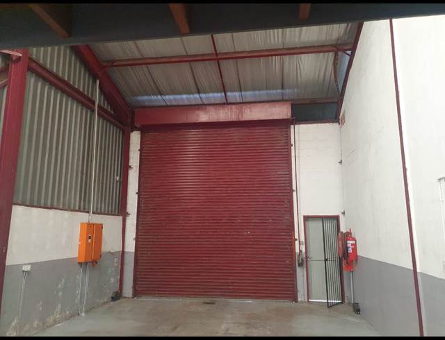 138M² WAREHOUSE TO LET IN MAXMEAD