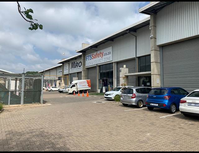 290M² WAREHOUSE TO LET IN RIVERHORSE VALLEY