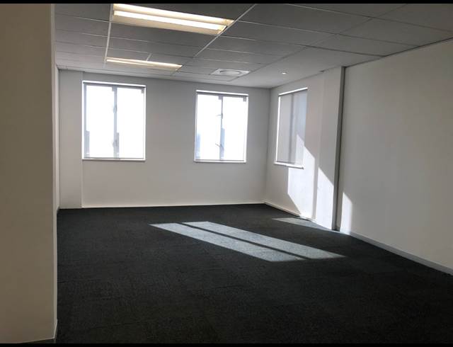 1,396M² OFFICE TO LET IN ILLOVO