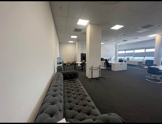 160M² OFFICE TO LET IN ILLOVO
