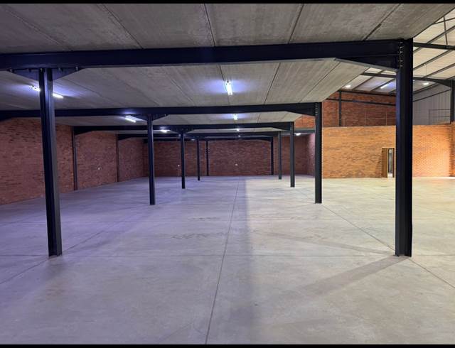 1,162M² WAREHOUSE TO LET IN ORMONDE