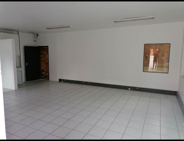 303M² WAREHOUSE TO LET IN BARTLETT