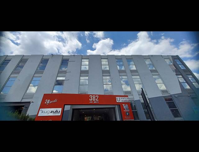 43M² OFFICE TO LET IN HYDE PARK