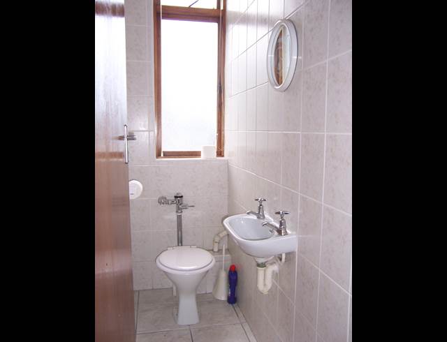 2 bed property to rent in RONDEBOSCH