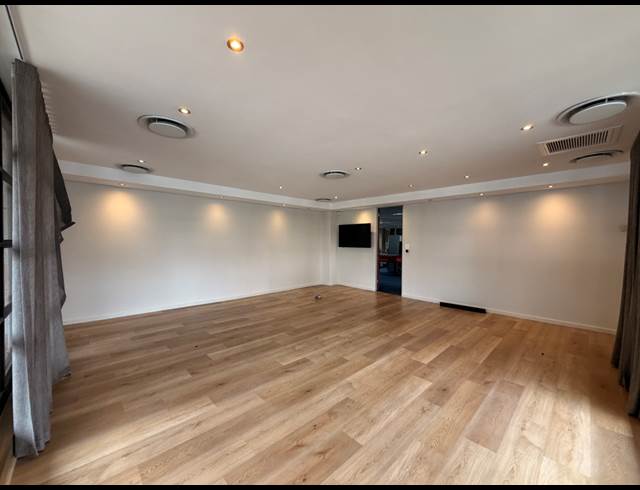 890M² OFFICE TO LET IN DE WATERKANT