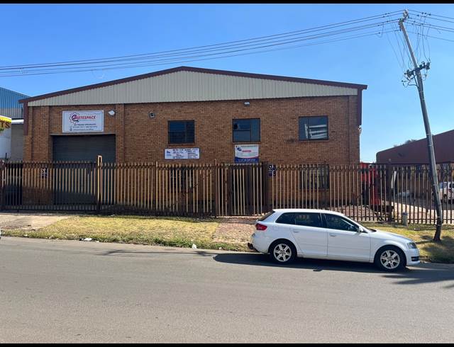 750M² WAREHOUSE TO LET IN AMALGAM